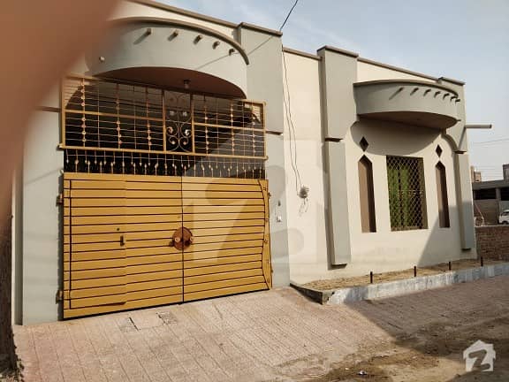 مسلم ٹاؤن ۔ ولید بلاک مسلم ٹاؤن فیصل آباد میں 3 کمروں کا 8 مرلہ مکان 85 لاکھ میں برائے فروخت۔