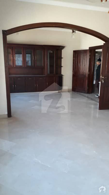 Separate Gate 1 Kanal Upper Portion For Rent