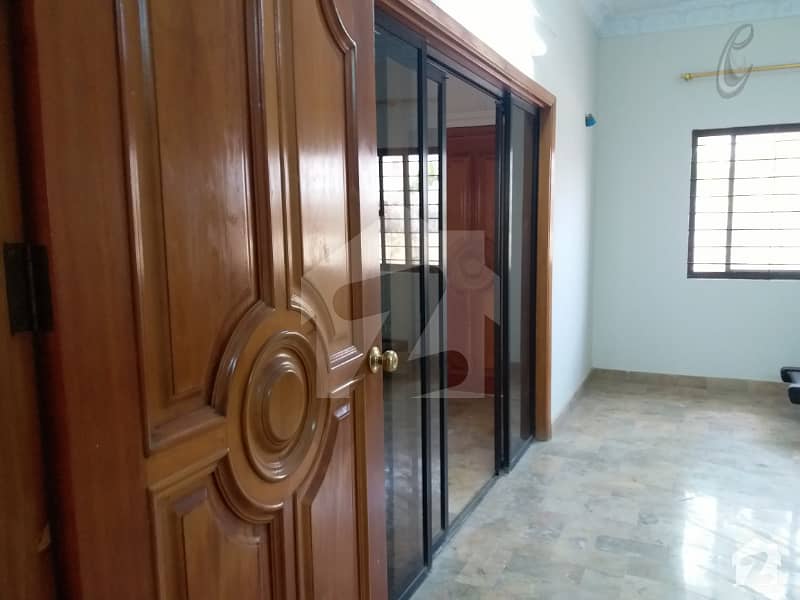 Outclass 3 Beds 500 Sq Yards Portion For Rent In DHA Karachi Phase 4