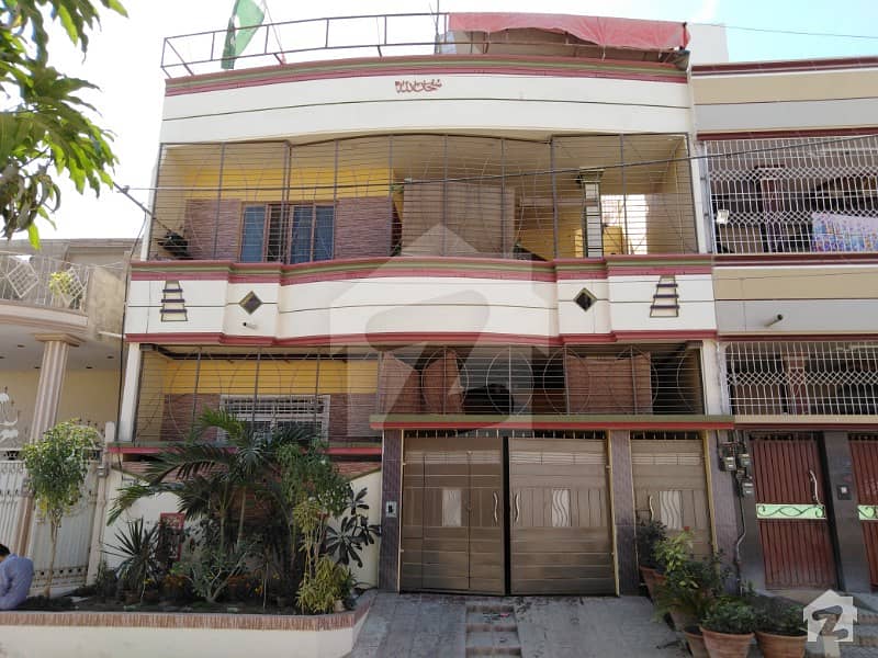 اتوا سوسائٹی کراچی میں 6 کمروں کا 8 مرلہ مکان 1. 95 کروڑ میں برائے فروخت۔