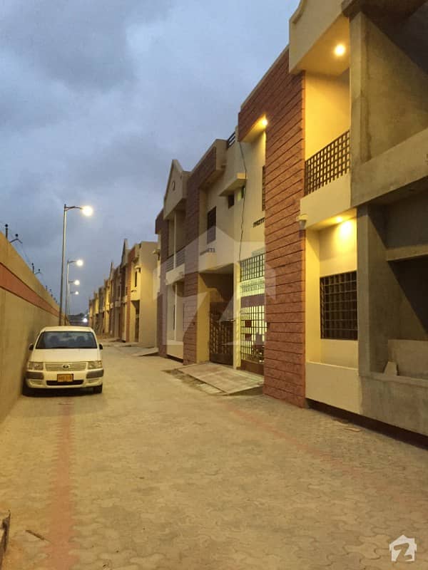 سکیم 33 کراچی میں 4 کمروں کا 5 مرلہ مکان 1.65 کروڑ میں برائے فروخت۔