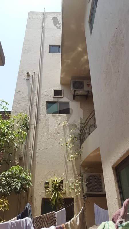 10 Marla Portion For Rent In Gulberg Mm Alam Road