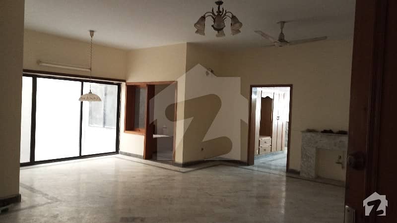 F10 newly Renovated Ground Floor with 3 bed Servant Quarter is Avilble for Rent