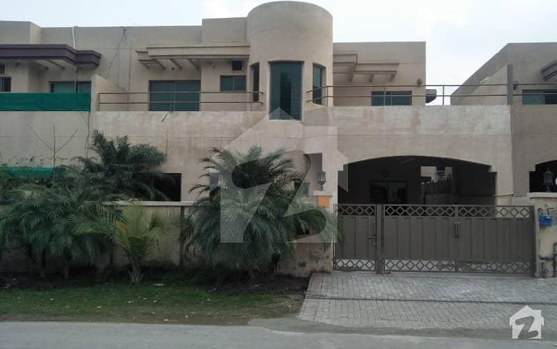 عسکری 10 - سیکٹر بی عسکری 10 عسکری لاہور میں 4 کمروں کا 10 مرلہ مکان 62 ہزار میں کرایہ پر دستیاب ہے۔