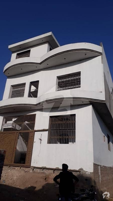 ایمن آباد سیالکوٹ میں 5 کمروں کا 4 مرلہ مکان 70 لاکھ میں برائے فروخت۔