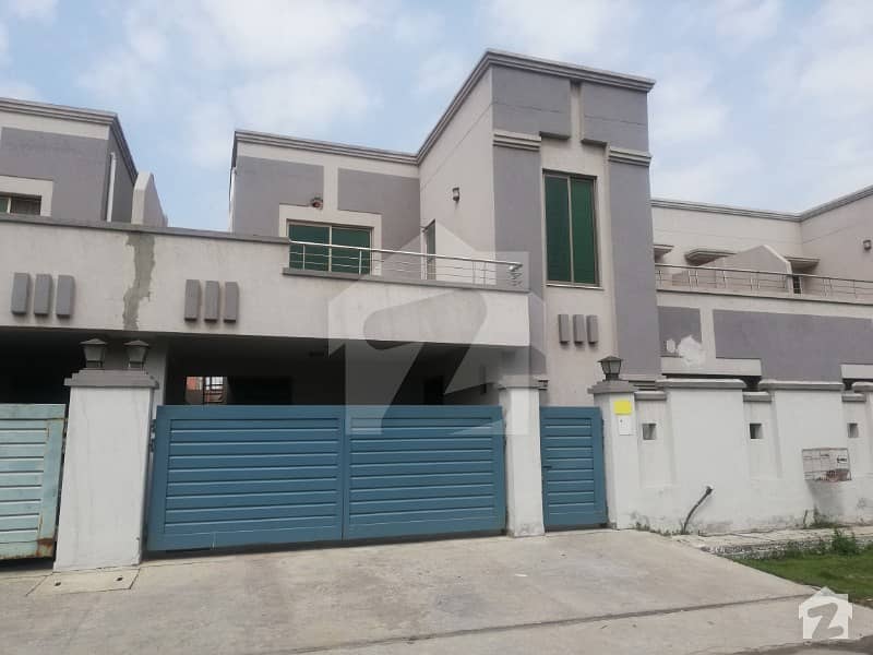 Leads Offers 10 Marla Slightly Used House In Askari 11 Lahore