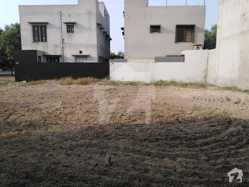 10 Marla Plot Back Of 80 Feet Main Boulevard Rafi Block