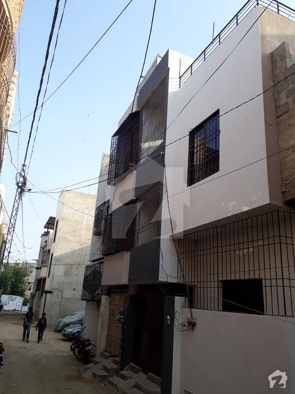 گلستانِِ جوہر ۔ بلاک 12 گلستانِ جوہر کراچی میں 2 کمروں کا 2 مرلہ مکان 80 لاکھ میں برائے فروخت۔