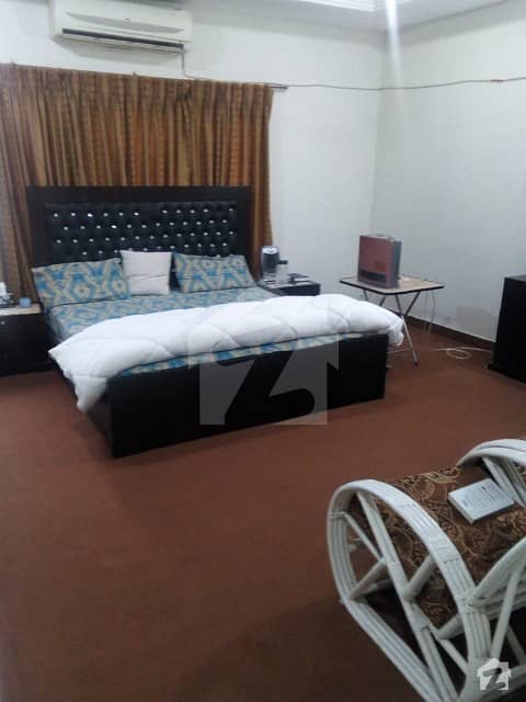 Fully Furnished Bedrooms For Working Ladies Or Bachelor's
