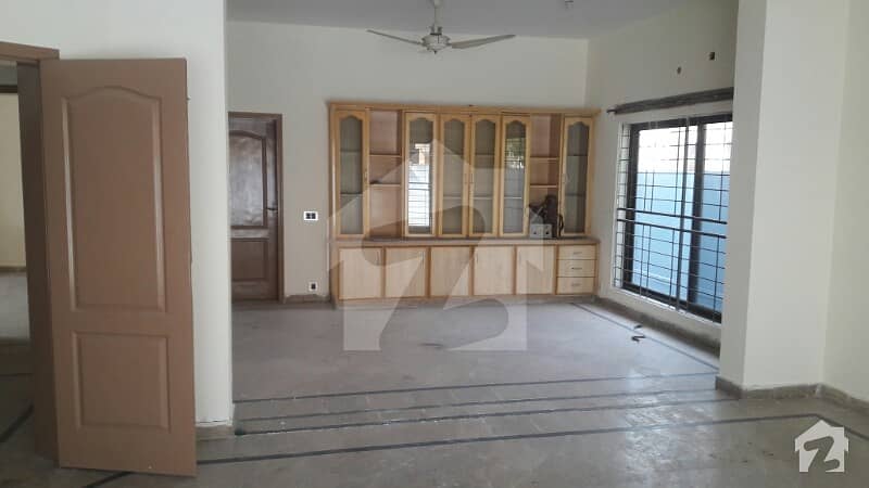 20 Marla Double Unit House For Rent At Izmir Town