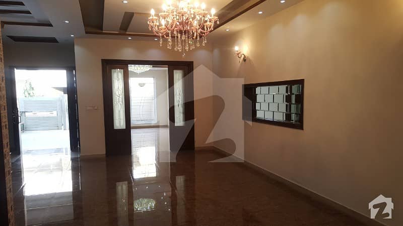 1 Kanal Luxury Brand New House For Sale