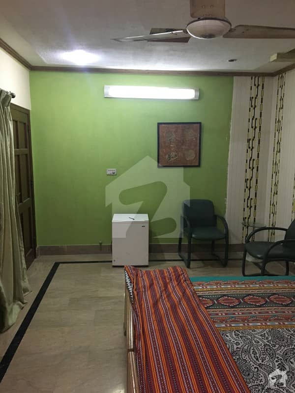Independent Rooms In Lahore With All Facilities Furnished Rooms WiFi Security Students Luxury In Low Prices only For Boys
