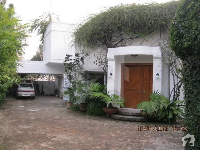 A Western Style Semifurnished House On Rent In F72 Islamabad
