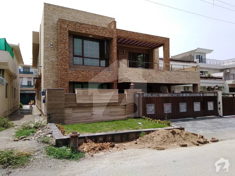 500 Sq Yard New Stylish Upper Portion Available For Rent In E-11
