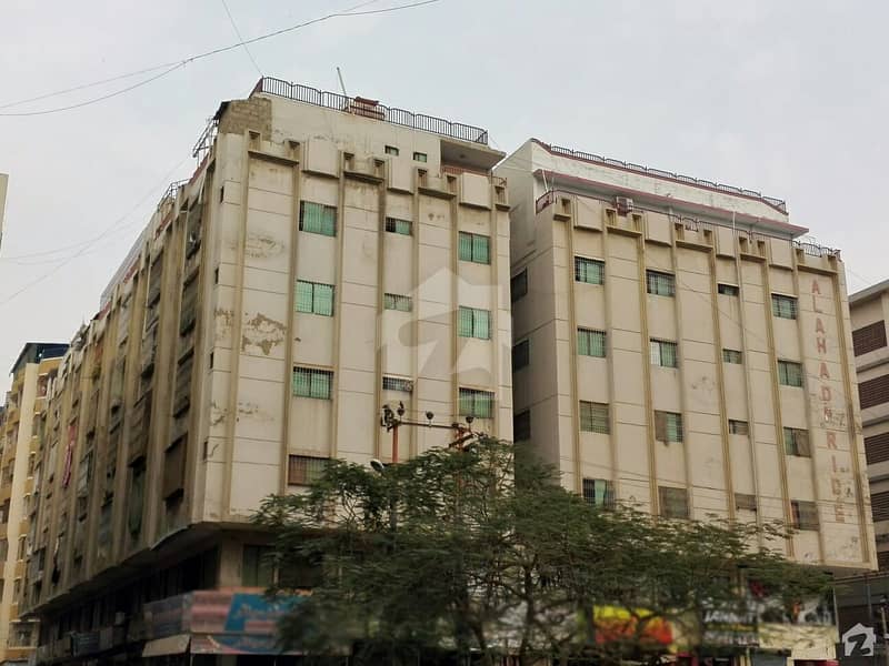 گلستانِِ جوہر ۔ بلاک 14 گلستانِ جوہر کراچی میں 4 کمروں کا 4 مرلہ فلیٹ 65 لاکھ میں برائے فروخت۔