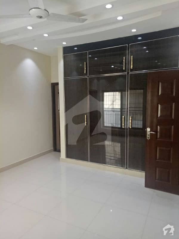 10 MARLA NEW HOUSE AVAILABLE IN EDEN MODEL TOWN LINK ROAD