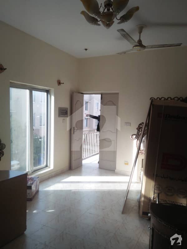بحریہ ٹاؤن راولپنڈی راولپنڈی میں 2 کمروں کا 4 مرلہ فلیٹ 30 لاکھ میں برائے فروخت۔