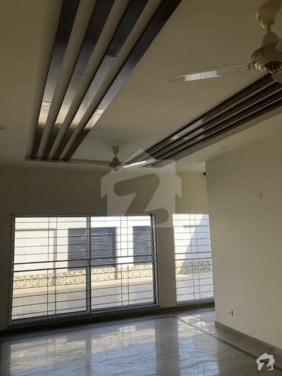 Premium Offer One Kanal Slightly Used 6 Beds Bungalow Available For Rent Premium Offer One Kanal Slightly Used 6 Beds Bungalow Available For Rent