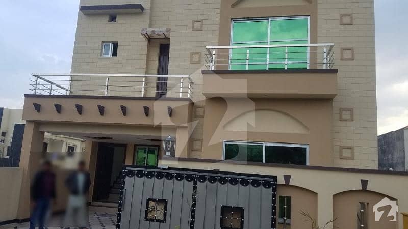 8 Marla Park Face - Double Storey House Available For Sale Near To Masjid And Commercial