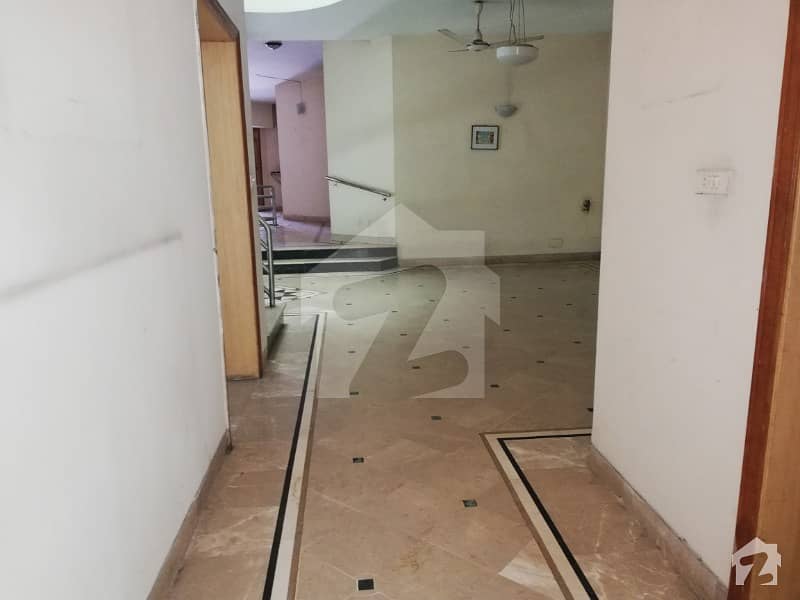 ڈی ایچ اے فیز 1 ڈیفنس (ڈی ایچ اے) لاہور میں 6 کمروں کا 1 کنال مکان 3.2 کروڑ میں برائے فروخت۔