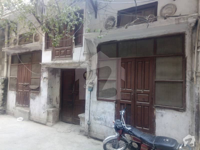 گڑھی شاہو لاہور میں 3 کمروں کا 4 مرلہ مکان 80 لاکھ میں برائے فروخت۔