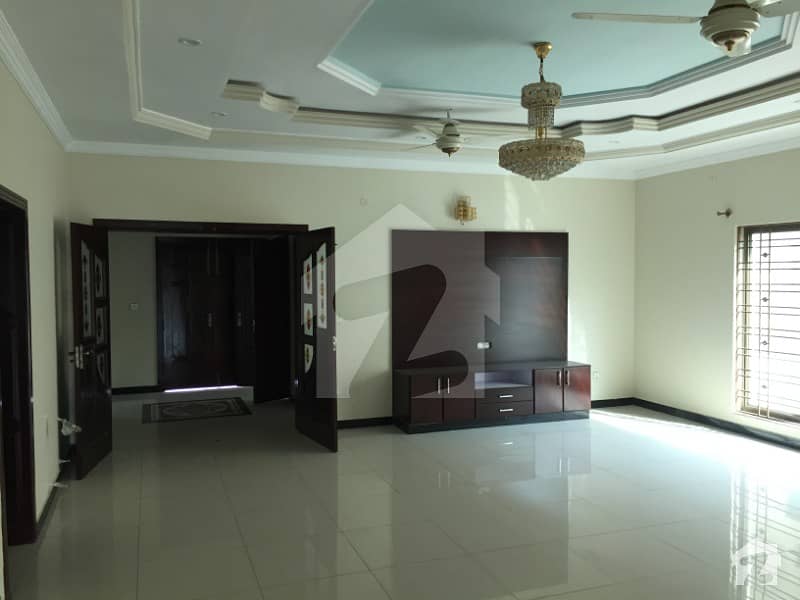 1 KANAL LAVISH HOUSE AVAILABLE FOR RENT IN HEART OF BAHRIA TOWN RAWALPINDI
