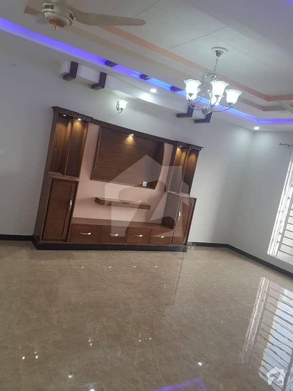 4080 ground portion available for rent