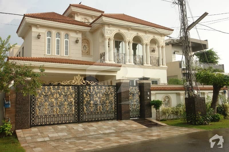 One kanal brand new house in dha phase 4 block AA original PICTURE