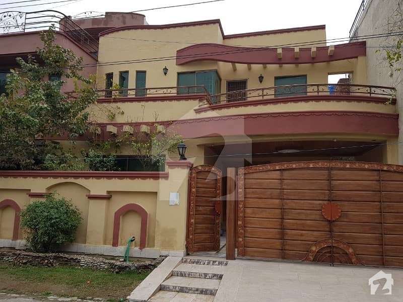 Leads Offers 10 Marla Double Storey House On Good Location