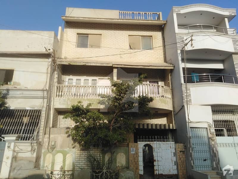 نارتھ کراچی ۔ سیکٹر 9 نارتھ کراچی کراچی میں 6 کمروں کا 5 مرلہ مکان 1.3 کروڑ میں برائے فروخت۔
