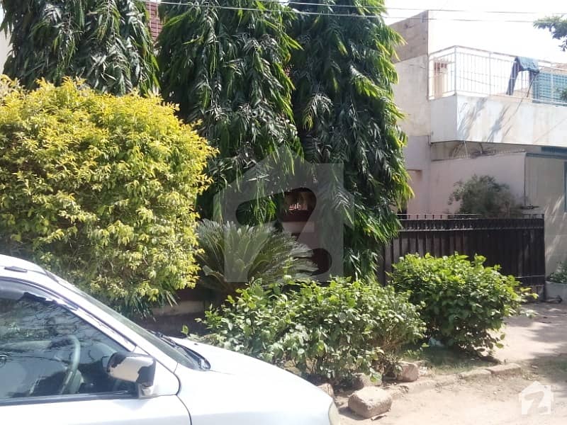 احسن آباد گداپ ٹاؤن کراچی میں 3 کمروں کا 8 مرلہ مکان 1. 1 کروڑ میں برائے فروخت۔