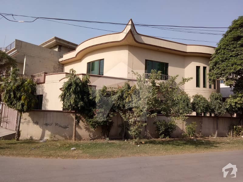 Ideal Corner Location Used House Solid Personal Constructiongood Condition Double Unit Home Near All Facilitieshouse For Sale