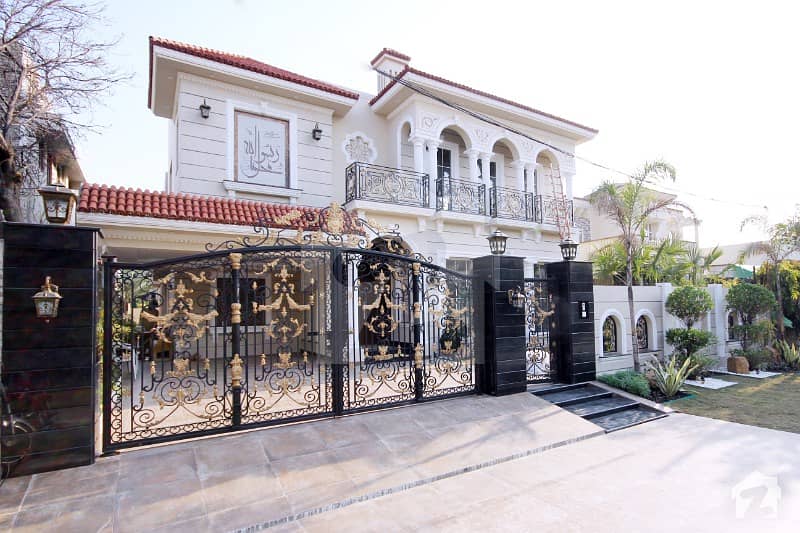 1 Kanal Amazing Designer Bungalow At Dha Phase 3 Lahore For Sale