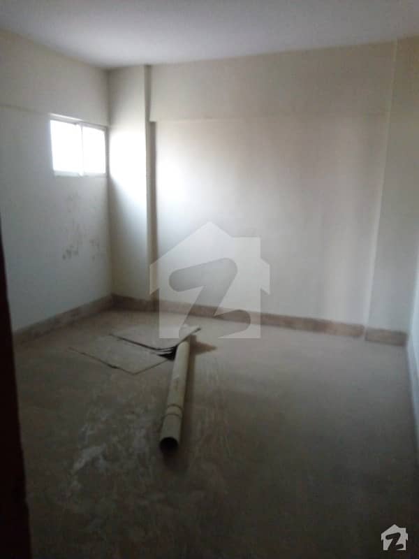 3 bed drawing lunch flat for  rent good condition well mentained