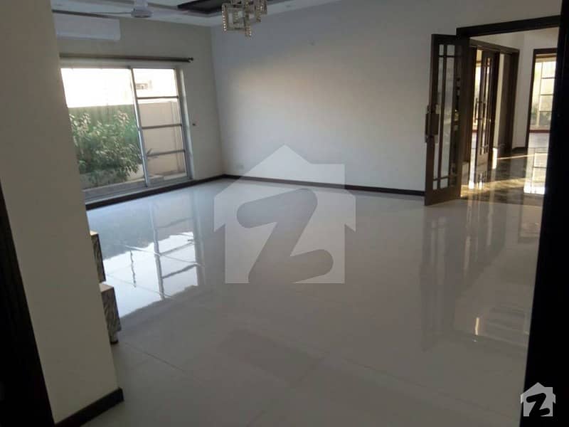 Luxuries Location 2 Kanal Bungalow For Rent In Dha Lahore