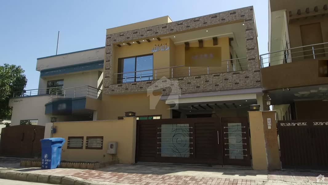 بحریہ ٹاؤن فیز 3 بحریہ ٹاؤن راولپنڈی راولپنڈی میں 3 کمروں کا 10 مرلہ مکان 2.3 کروڑ میں برائے فروخت۔