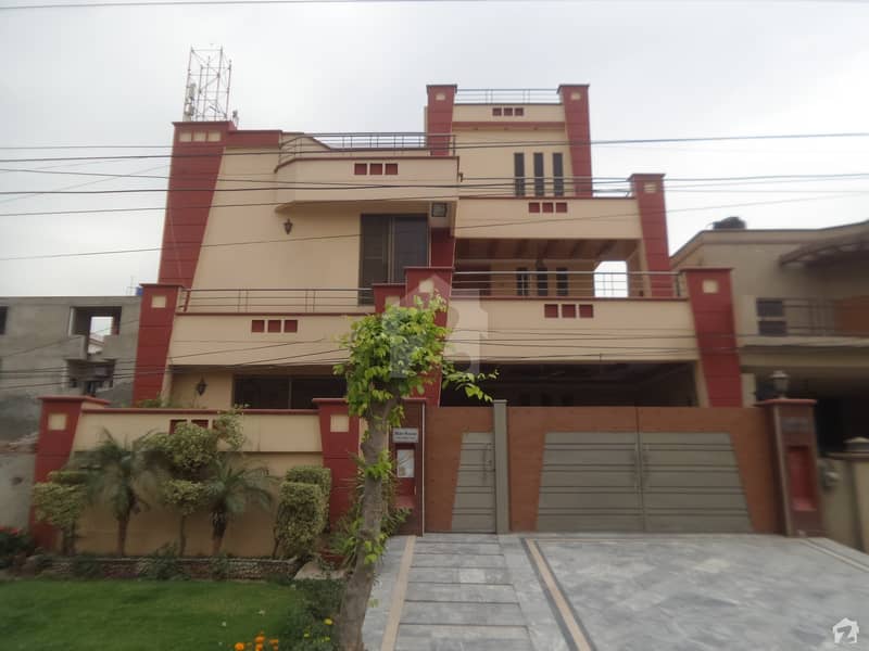 House Is Available For Sale On 60 Feet Road