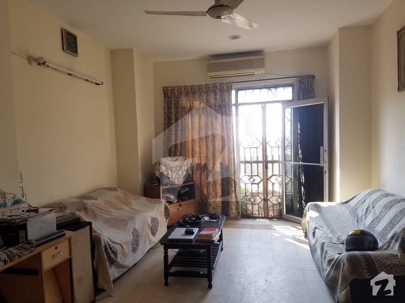 Flat For Sale  On Good Location