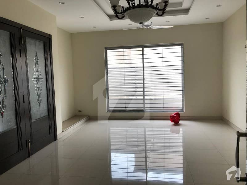 10 Marla Bungalow Located In Dha Phase 6