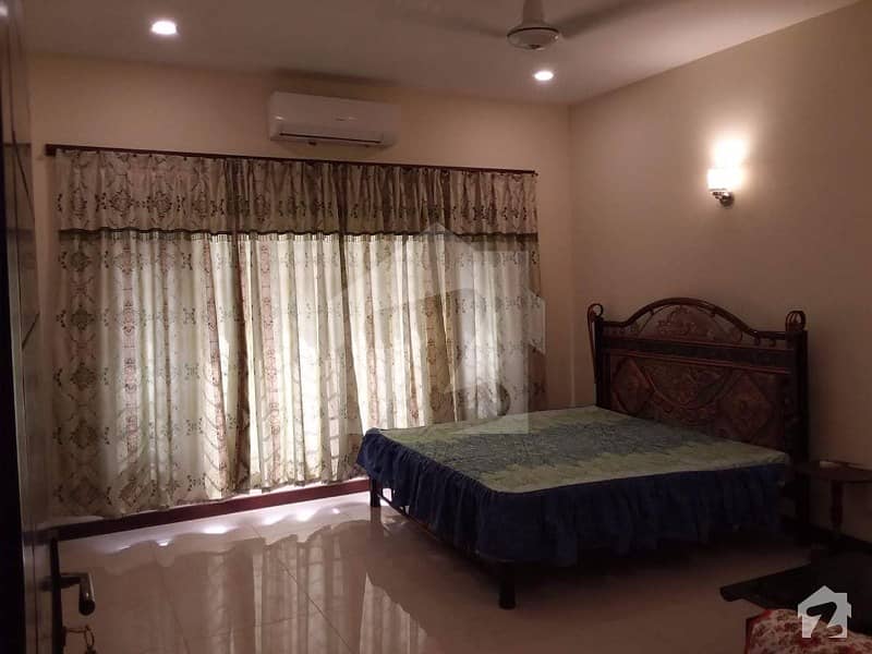 Fully Furnished Room As Paying Guest Only For Lady Available In Bungalow Located Phase Vi Dha