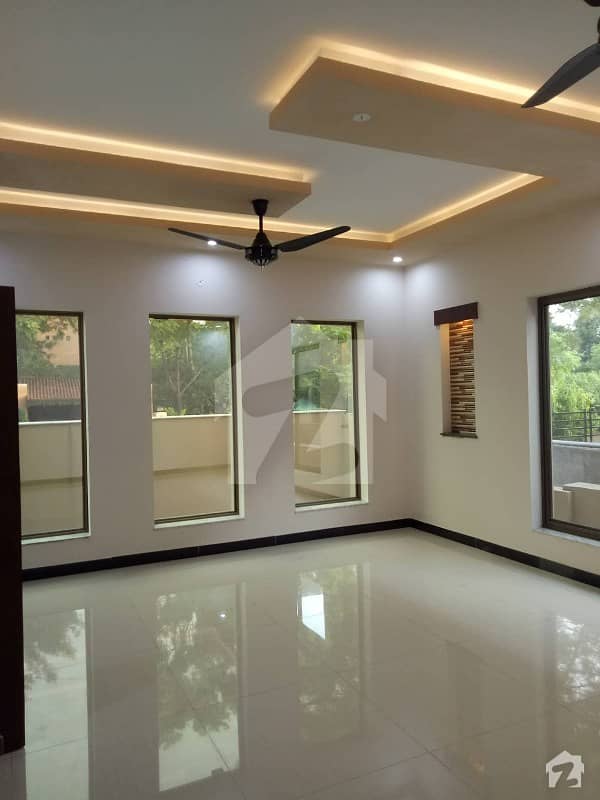 F102 Prime Location 500 Sq Yard 6 Bed 2 Kitchen Brand New House For Rent With Ac Real Pics Attached