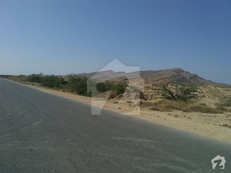 400 Yard Plot For Sale On Main 200 Ft Road