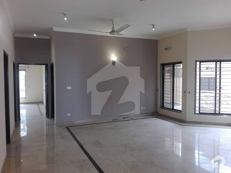 1 Kanal Beautiful Upper Portion Available For Rent