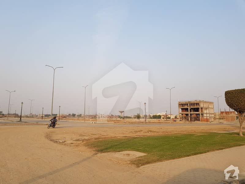 5 Marla Plot Facing Park With Possession In Lake City  Sector M7  Block C