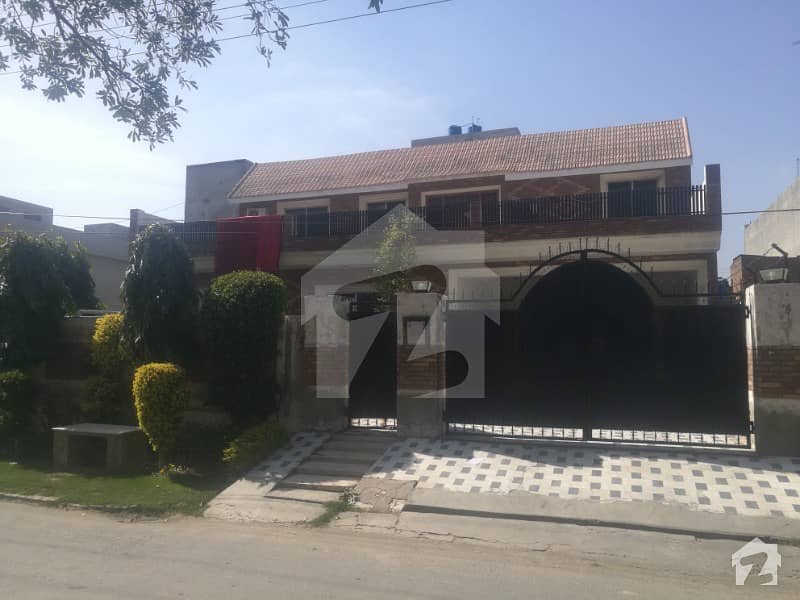 FANTASTIC OPTION 20 Marla DOUBLE STORY HOUSE FOR SALE ON WOUNDER FULL LOCATION