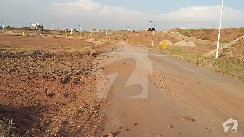 Ready for construction 7 Marla plot is available in abu bakkar block safari valley phase 8