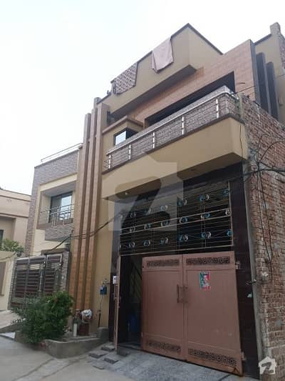 گرین ٹاؤن فیصل آباد میں 6 کمروں کا 6 مرلہ مکان 85 لاکھ میں برائے فروخت۔