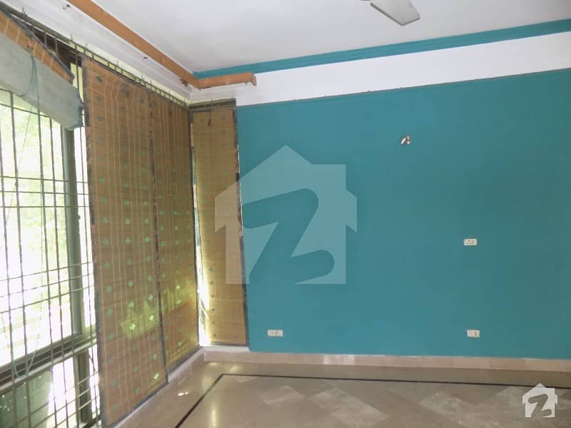 Flat For Sale BEST Flat in Punjab Coop Society