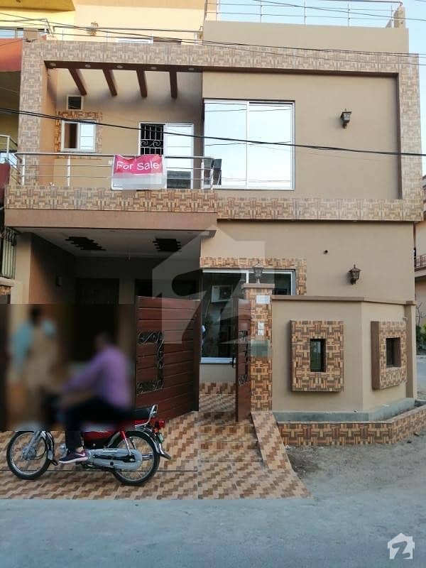 5 Marla Corner House For Sale In The Top Location Of Wapda Town G4 Block