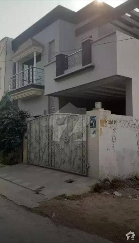 پنجاب سمال انڈسٹریز کالونی لاہور میں 4 کمروں کا 7 مرلہ مکان 1. 25 کروڑ میں برائے فروخت۔